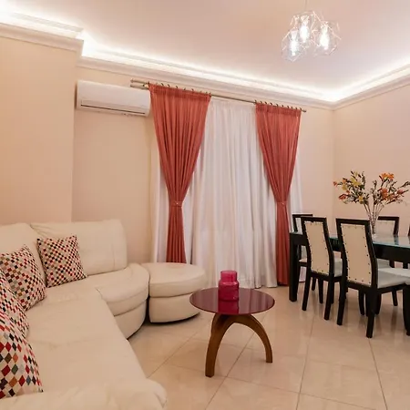 Taso's Modern House!