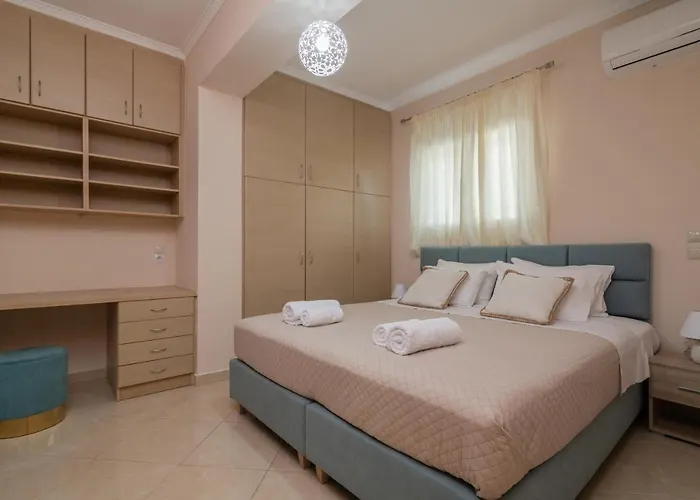 Taso's Modern House! Apartamento